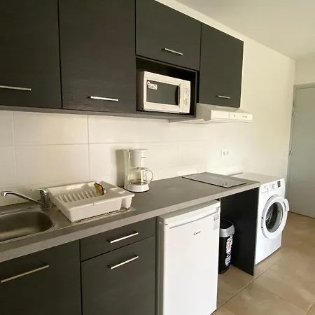 Appartement T2 Climatisé à Argelès-sur-mer Avec Terrasse, Jardin Et Parking - Fr-1-732-49