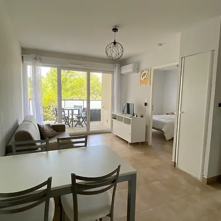 T2 Climatisé à Argelès-sur-mer Avec Terrasse, Jardin Et Parking - Fr-1-732-49 *