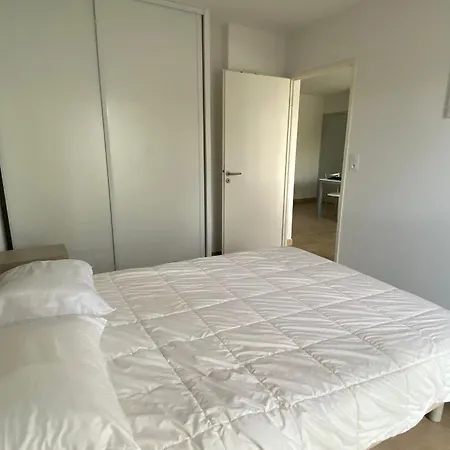 T2 Climatise A Avec Terrasse, Jardin Et Parking - Fr-1-732-49