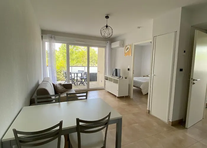 T2 Climatise A Avec Terrasse, Jardin Et Parking - Fr-1-732-49 *