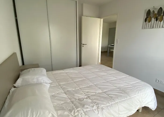 T2 Climatise A Avec Terrasse, Jardin Et Parking - Fr-1-732-49